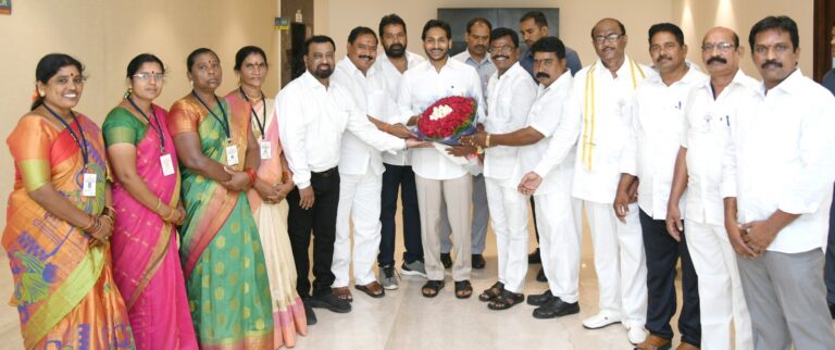 Nayee Brahmin leaders call on CM