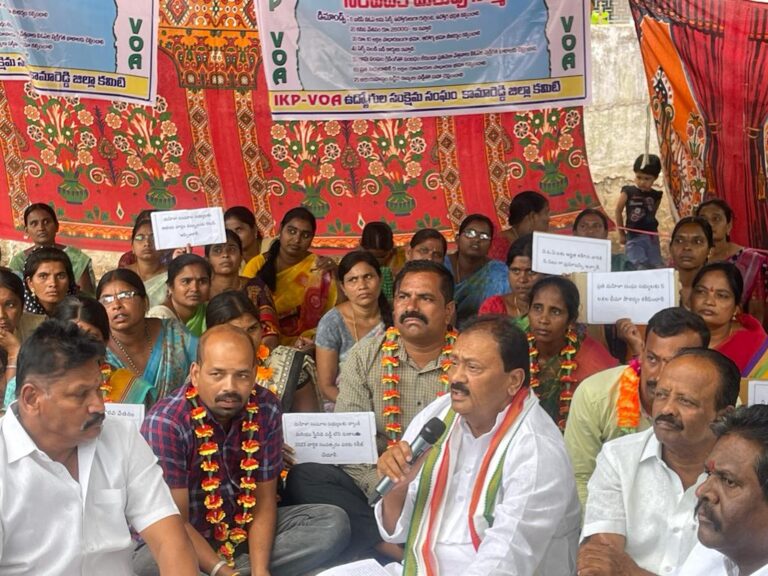 Shabbir slams BRS Govt for not helping affected farmers