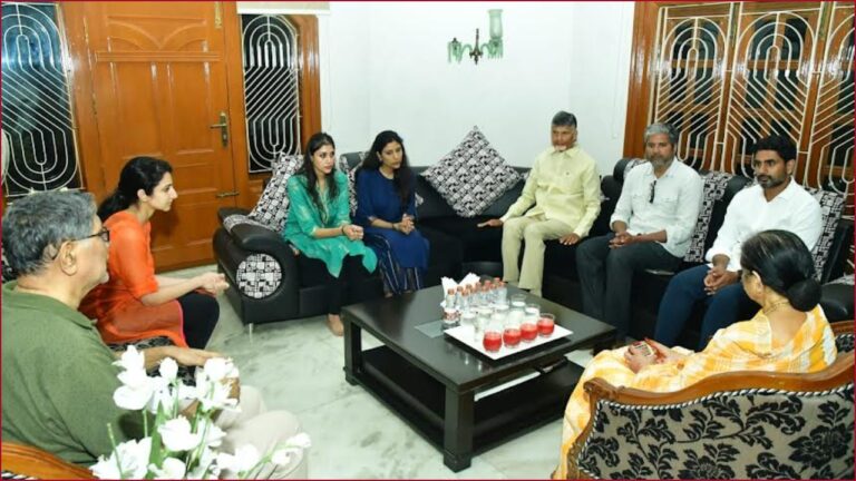 Chandrababu paid tribute to BS Rao, head of Shri Chaitanya educations