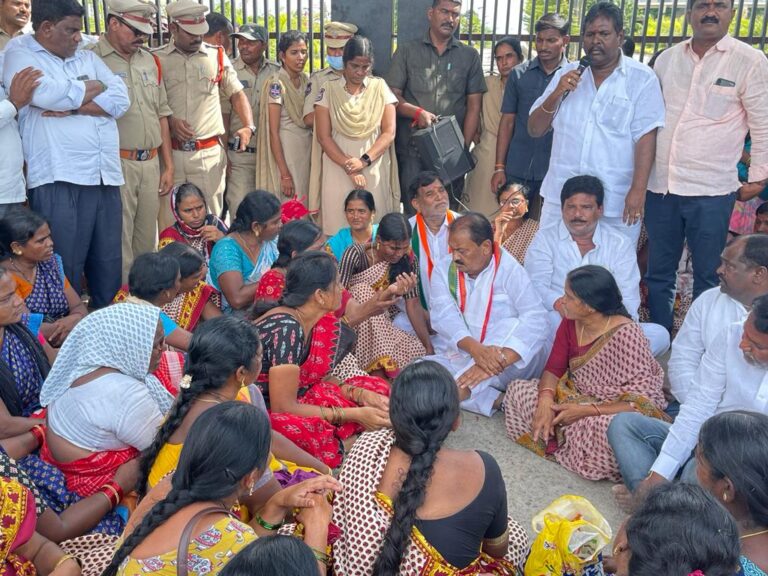 Shabbir Ali condemns police lathicharge on Anganwadi workers in Kamareddy