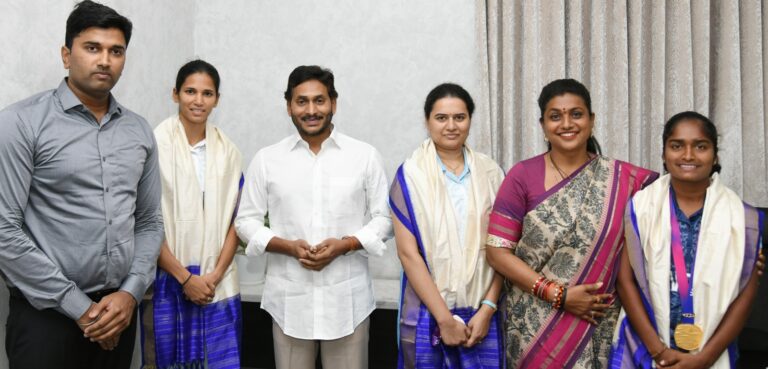 Asian Games Medal winners call on CM