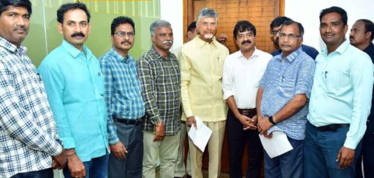 APUWJ representatives meeting with Chandrababu