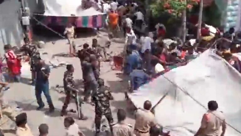 Heavy clash between Hindu activists and police