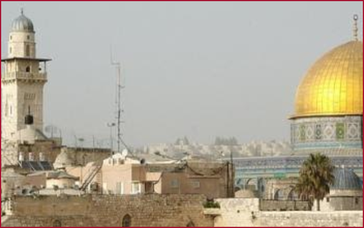 Why do some Christians and Muslims dislike Jews_