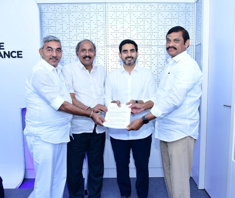 WhatsApp Image 2025-10-28 at 19.16.49